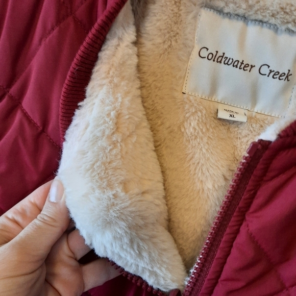 Coldwater Creek burgundy red quilted faux fur lined zip up nylon vest - Picture 10 of 10